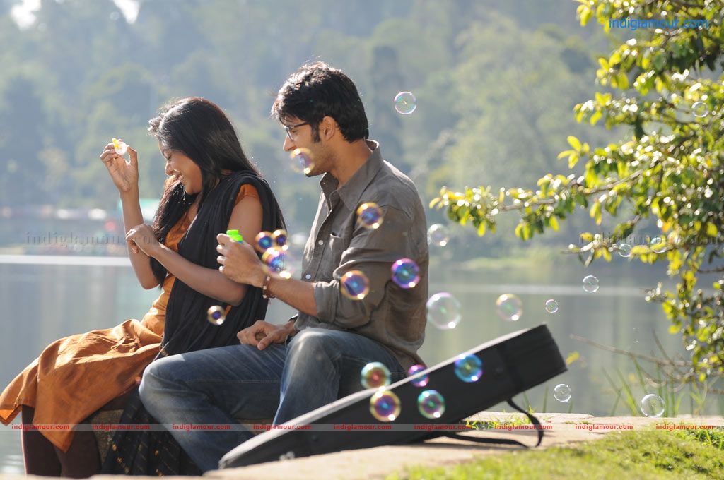 Uyir Mozhi Movie hd photo