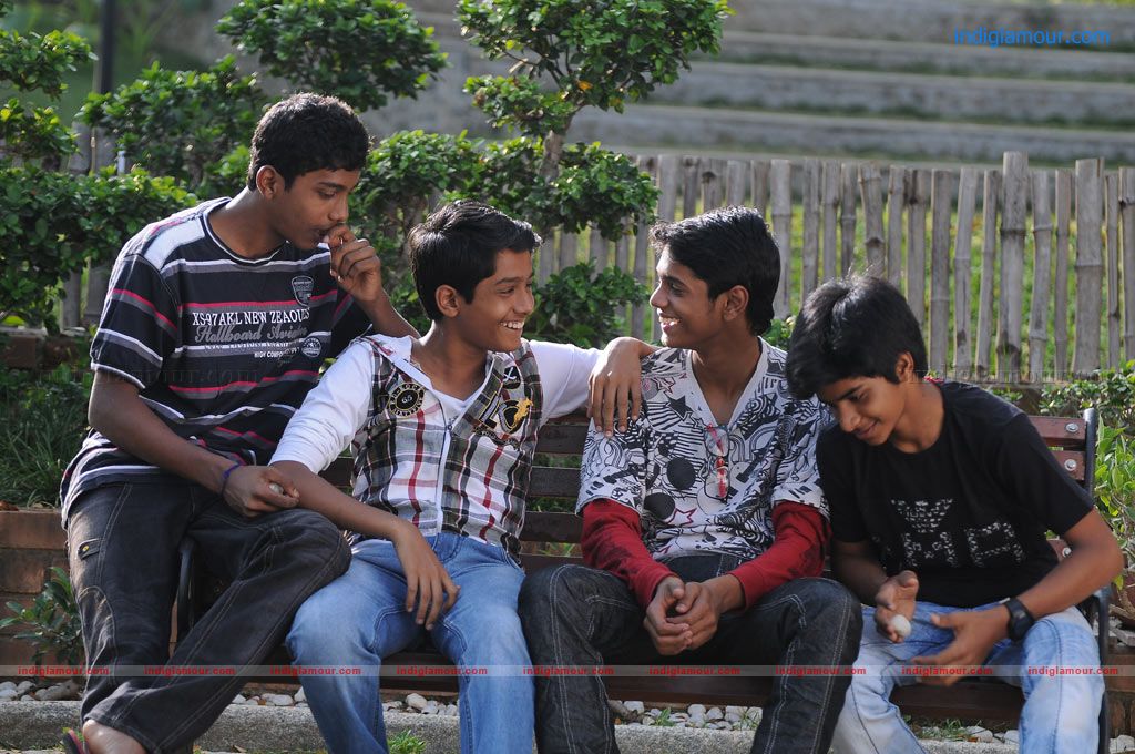 Uyir Mozhi Movie hd photo