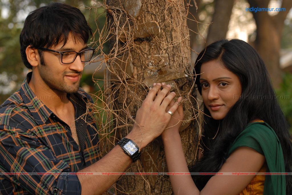 Uyir Mozhi Movie hd photo