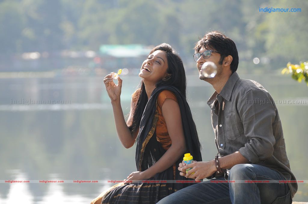 Uyir Mozhi Movie hd photo