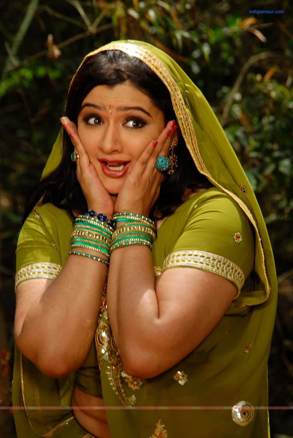 Azhagiya Vanamum Arputha Siruvanum Movie hd photo