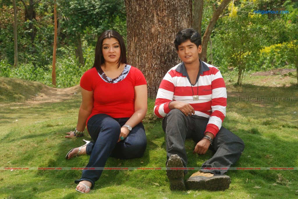 Azhagiya Vanamum Arputha Siruvanum Movie hd photo