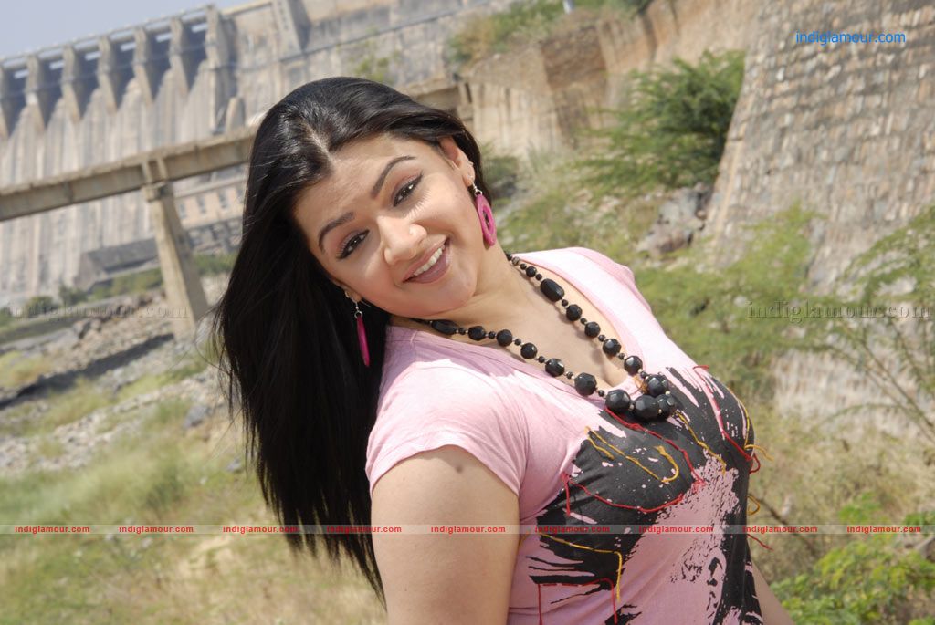 Azhagiya Vanamum Arputha Siruvanum Movie hd photo
