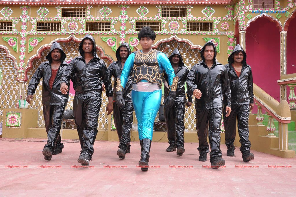 Azhagiya Vanamum Arputha Siruvanum Movie hd photo