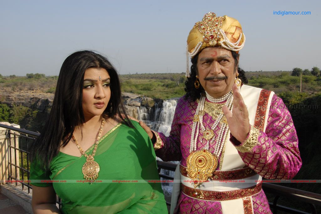 Azhagiya Vanamum Arputha Siruvanum Movie hd photo