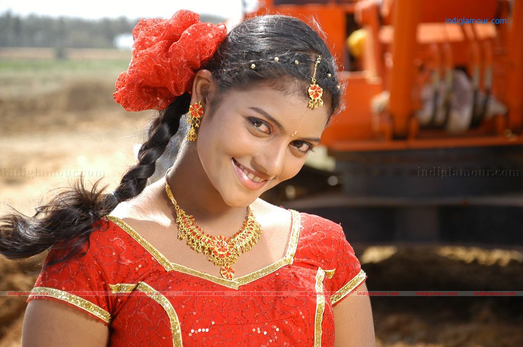 En Kadhal Pudhithu Movie hd photo
