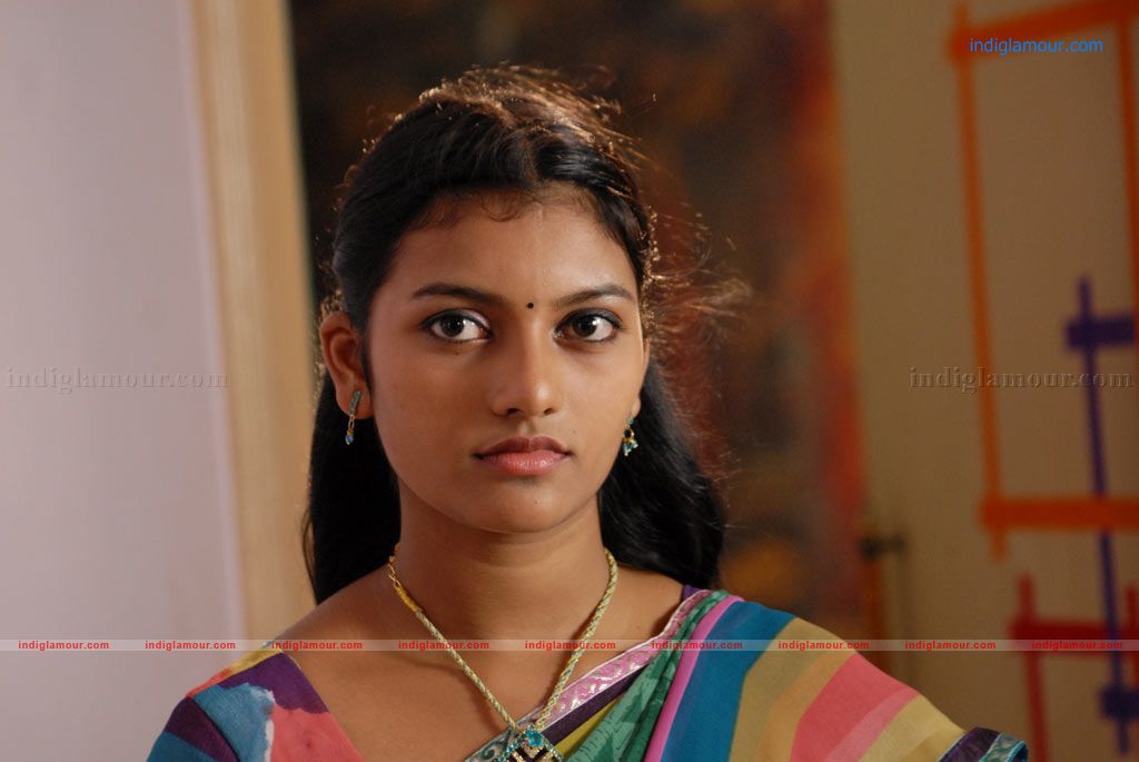 En Kadhal Pudhithu Movie hd photo