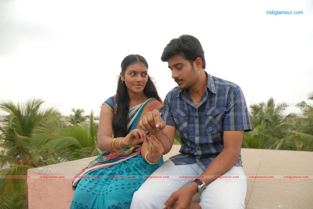 En Kadhal Pudhithu Movie hd photo