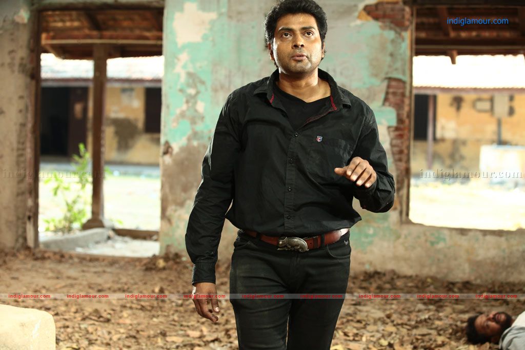 Mugamoodi Movie hd photo