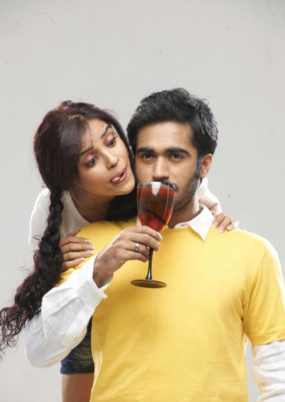 Sattam Oru Iruttarai Movie hd photo
