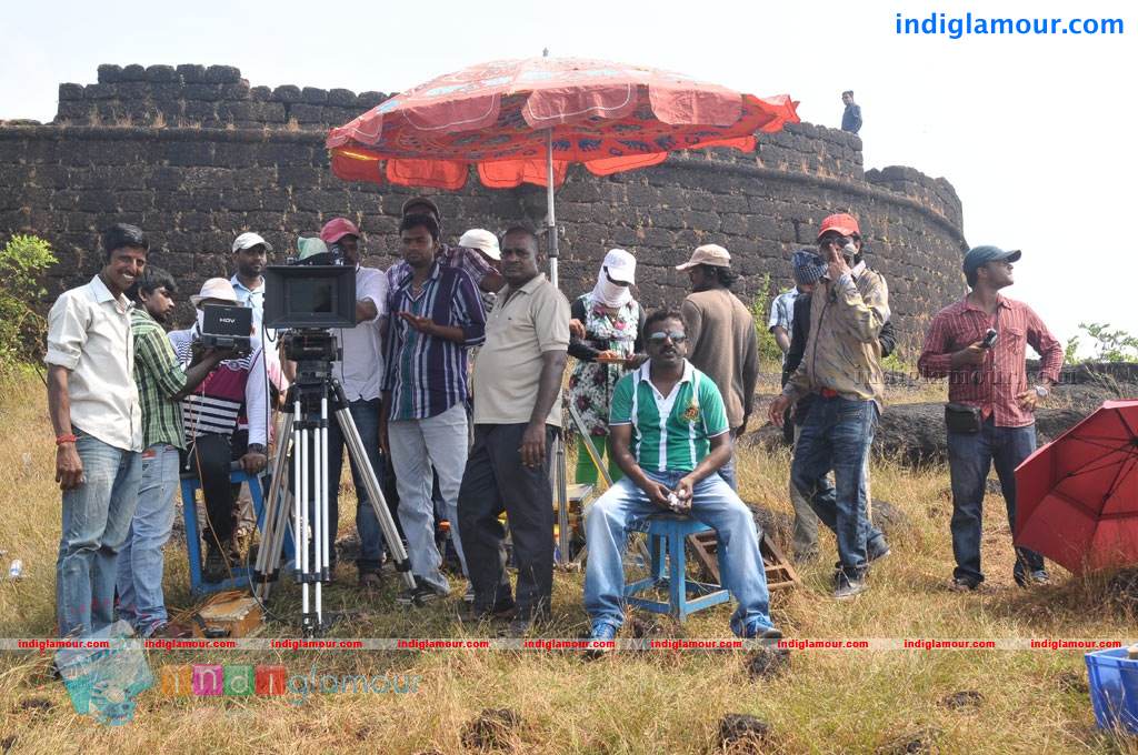 Naan Rajavaga Pogiren Movie hd photo
