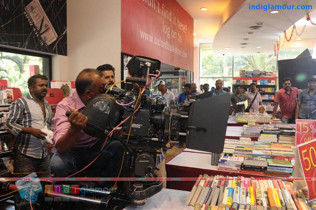 Naan Rajavaga Pogiren Movie hd photo