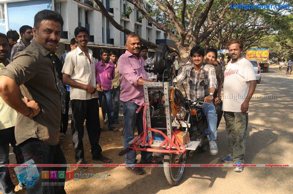 Naan Rajavaga Pogiren Movie hd photo