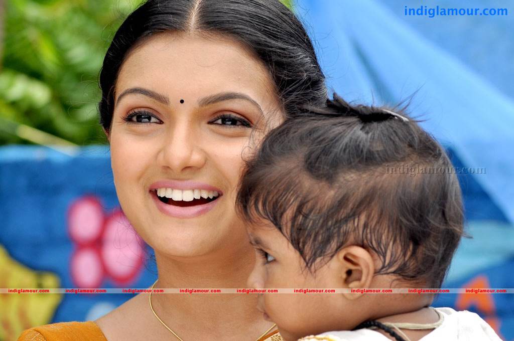 Kadhalai Thavira Veru Ondrum Illai Movie hd photo