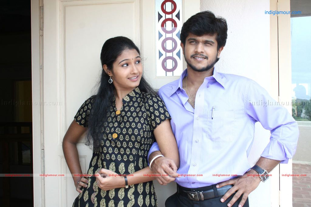 Aayiram Muthangaludan Thenmozhi Movie hd photo