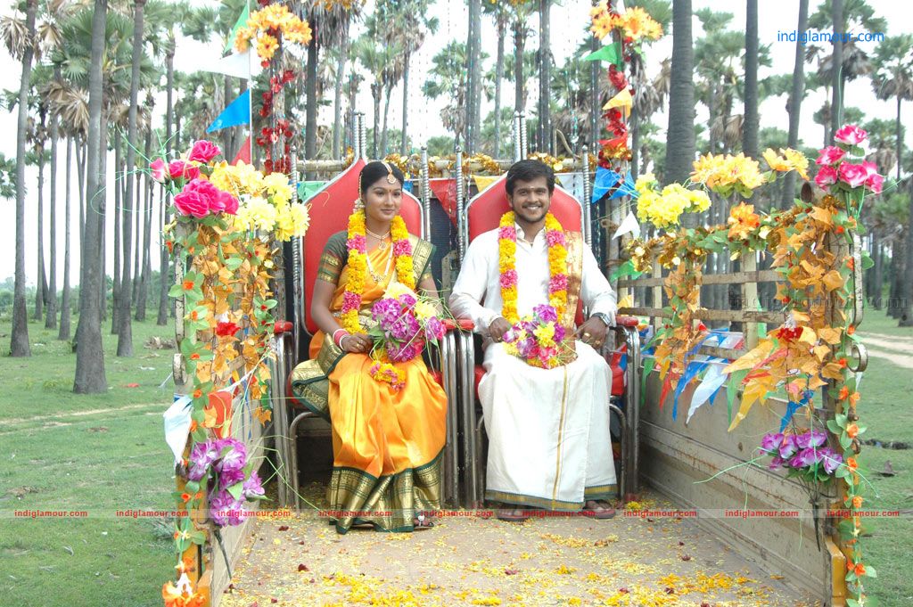 Aayiram Muthangaludan Thenmozhi Movie hd photo