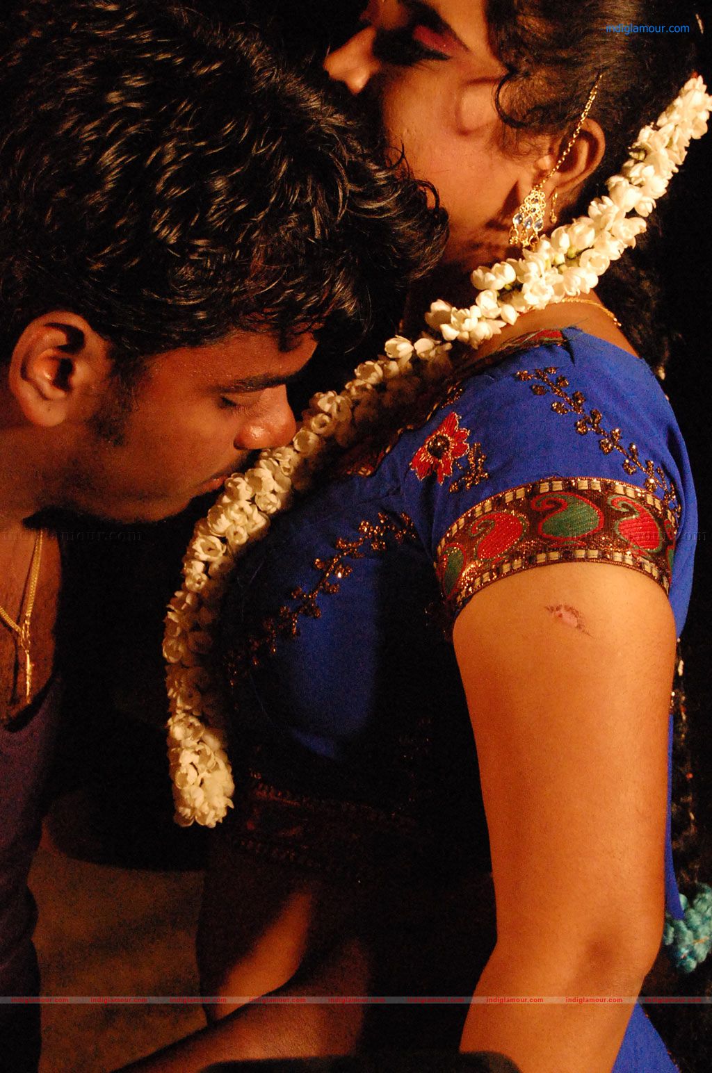 Nila Meethu Kadhal Movie hd photo