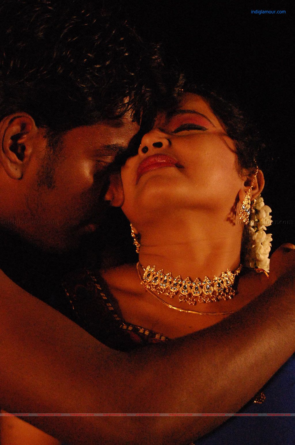 Nila Meethu Kadhal Movie hd photo