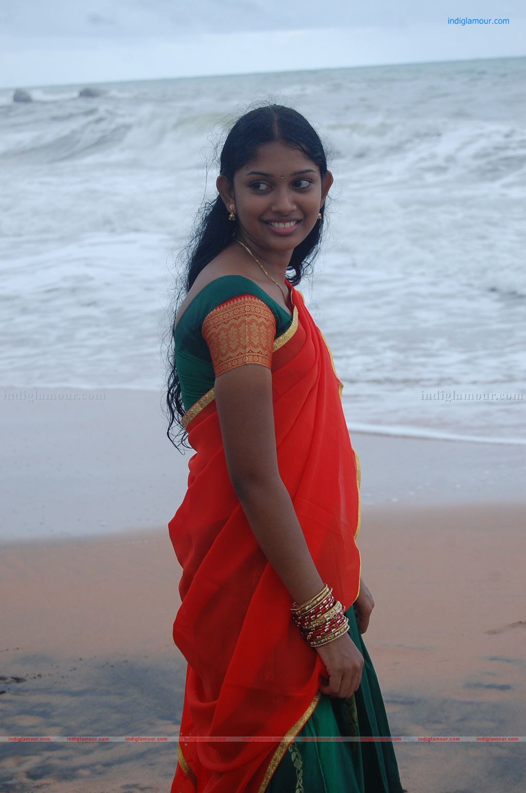 Nila Meethu Kadhal Movie hd photo