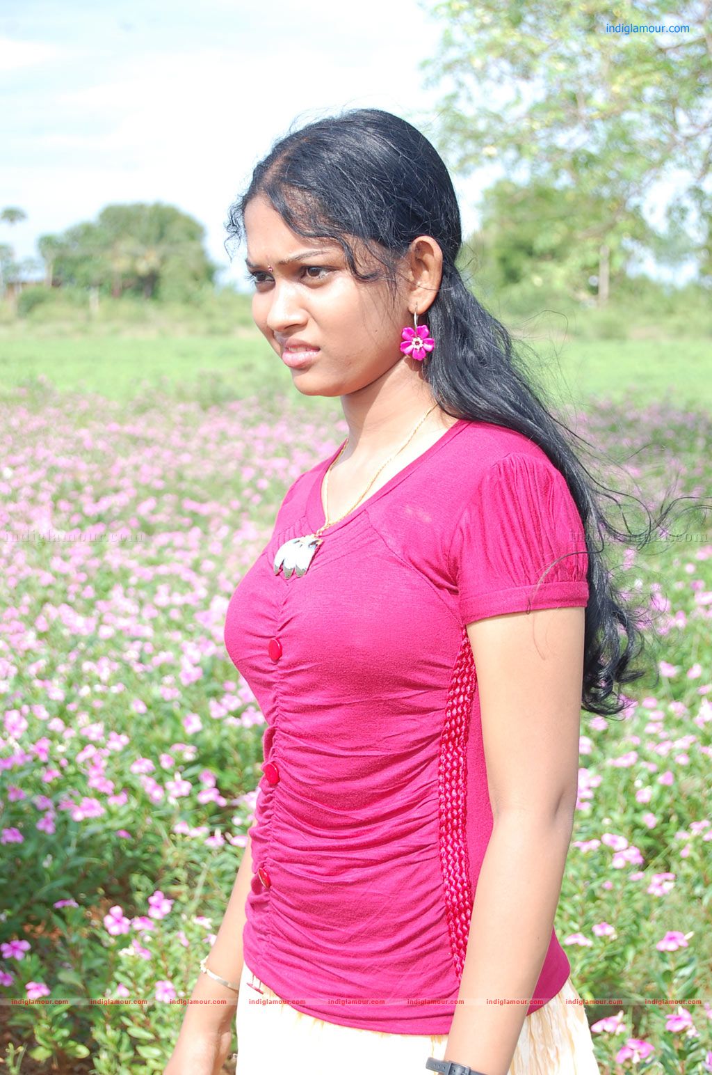 Nila Meethu Kadhal Movie hd photo