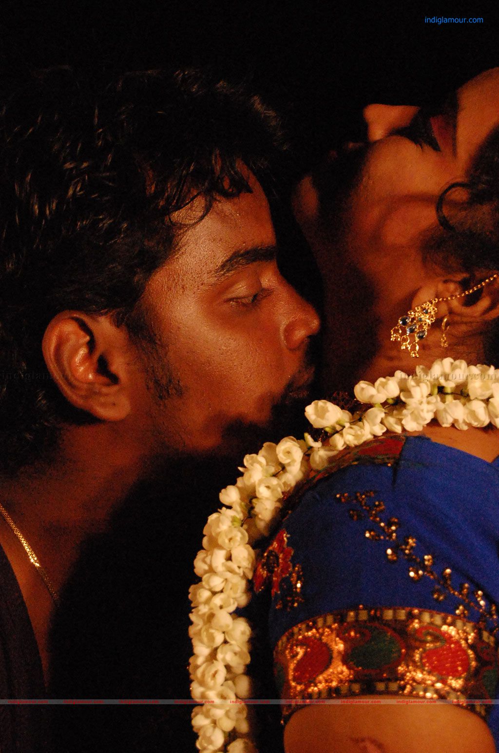 Nila Meethu Kadhal Movie hd photo