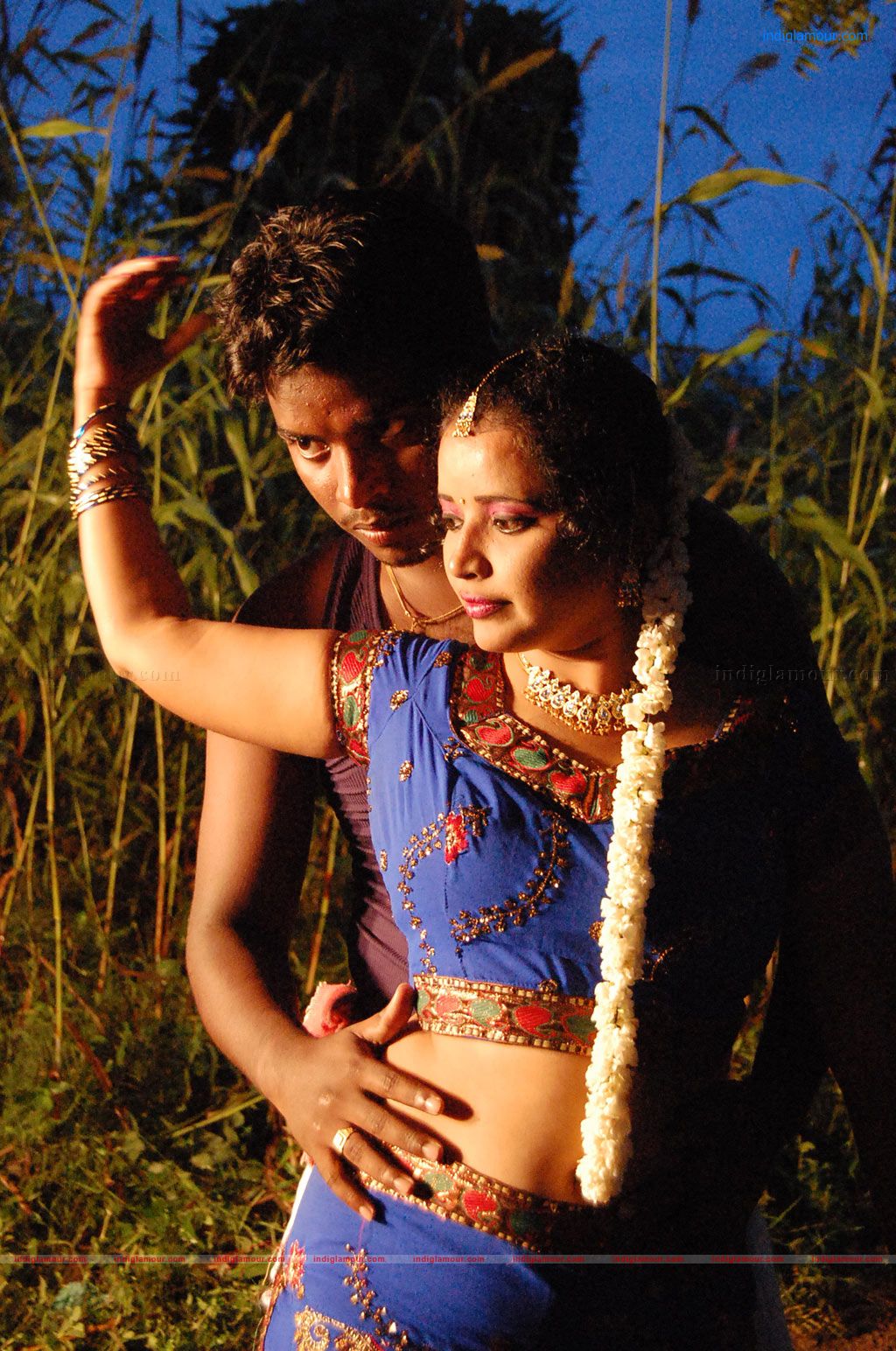 Nila Meethu Kadhal Movie hd photo