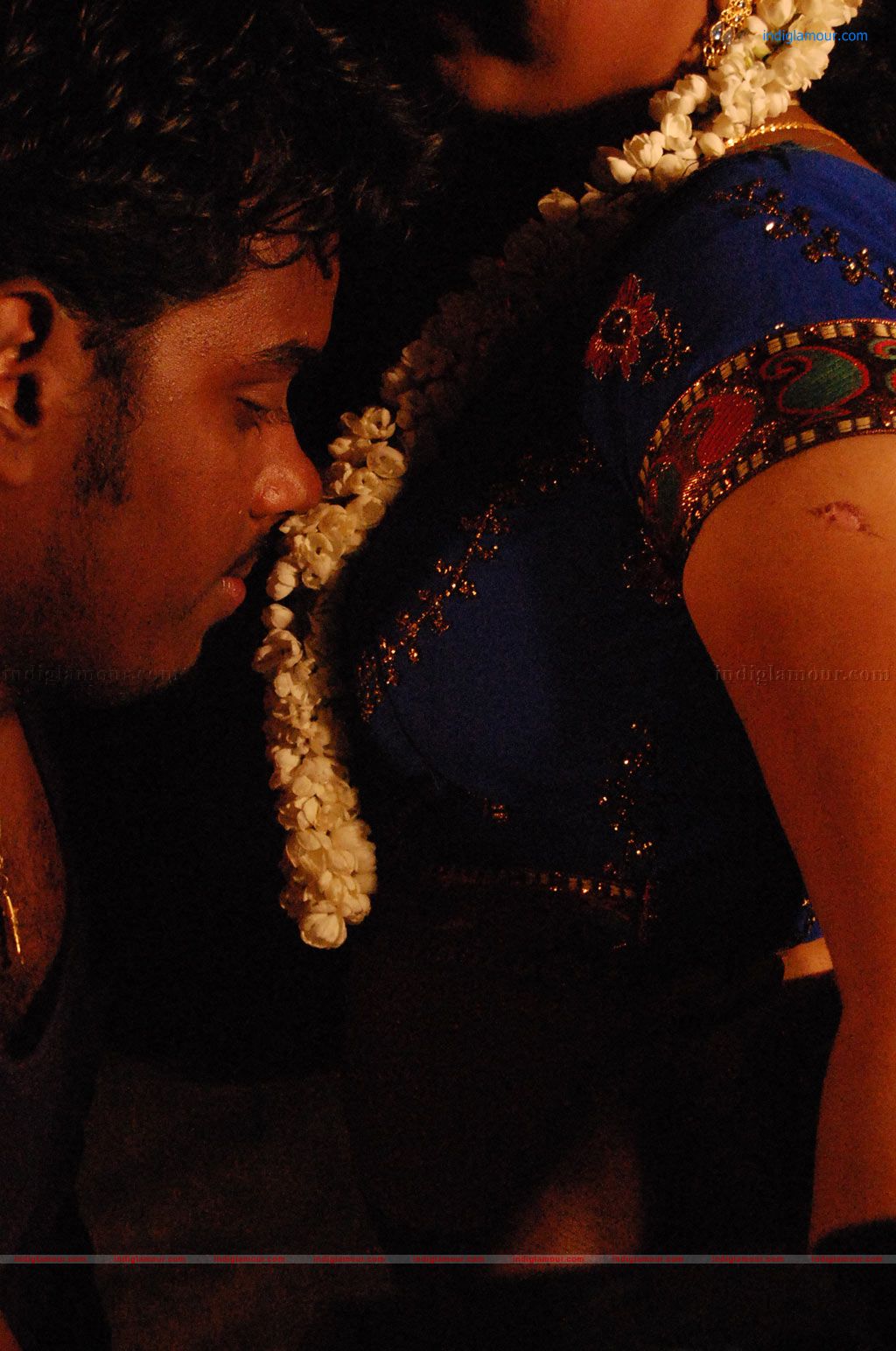 Nila Meethu Kadhal Movie hd photo