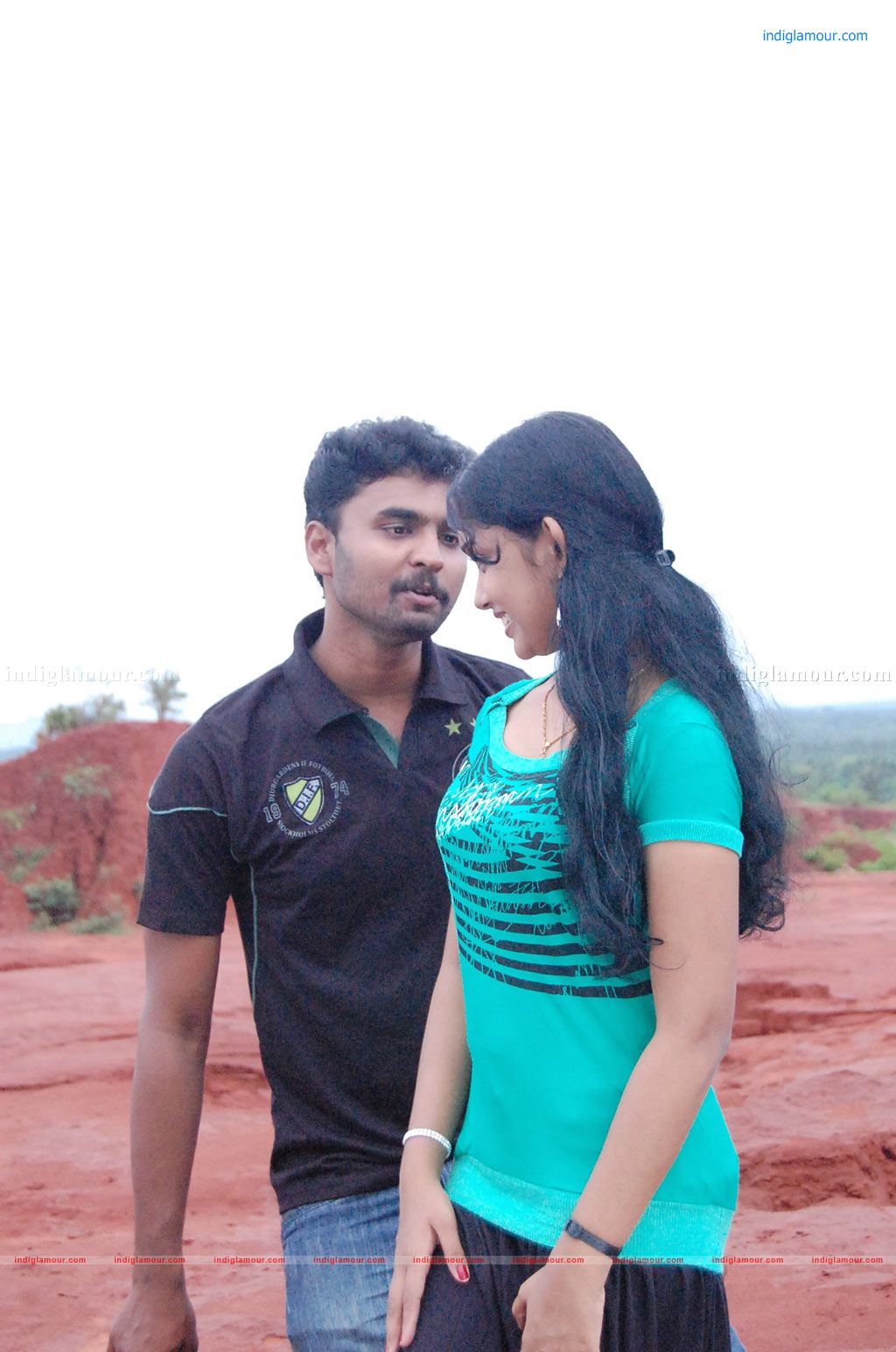 Nila Meethu Kadhal Movie hd photo