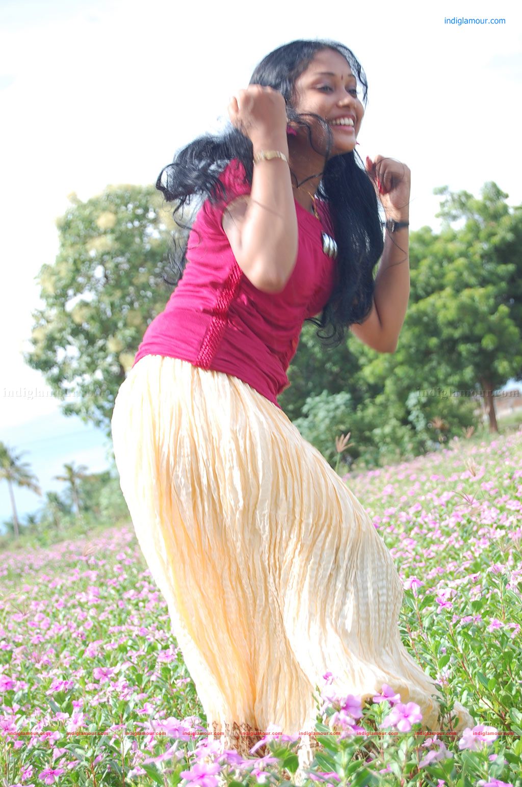 Nila Meethu Kadhal Movie hd photo