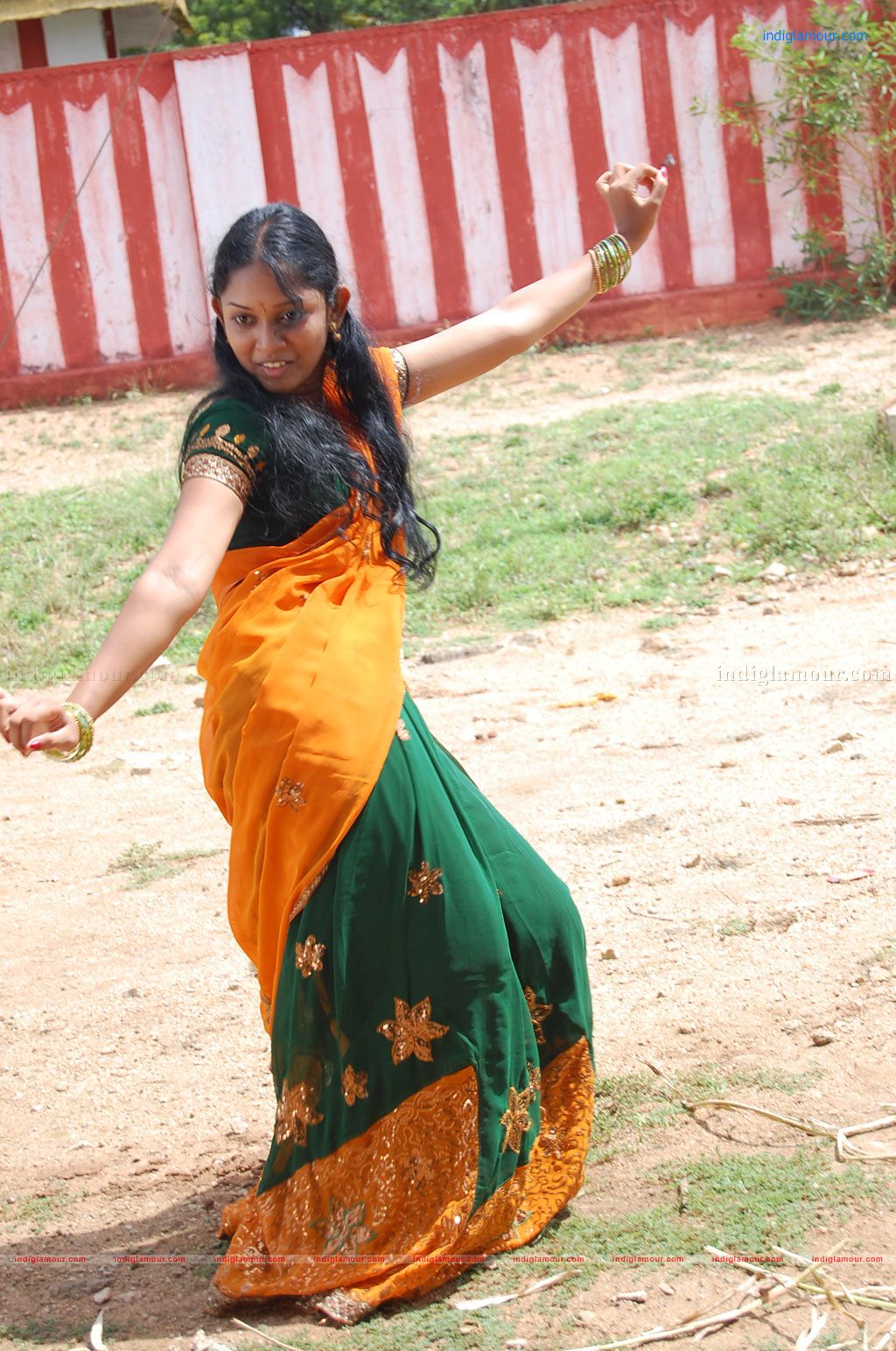 Nila Meethu Kadhal Movie hd photo