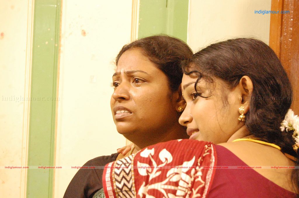 Nila Meethu Kadhal Movie hd photo