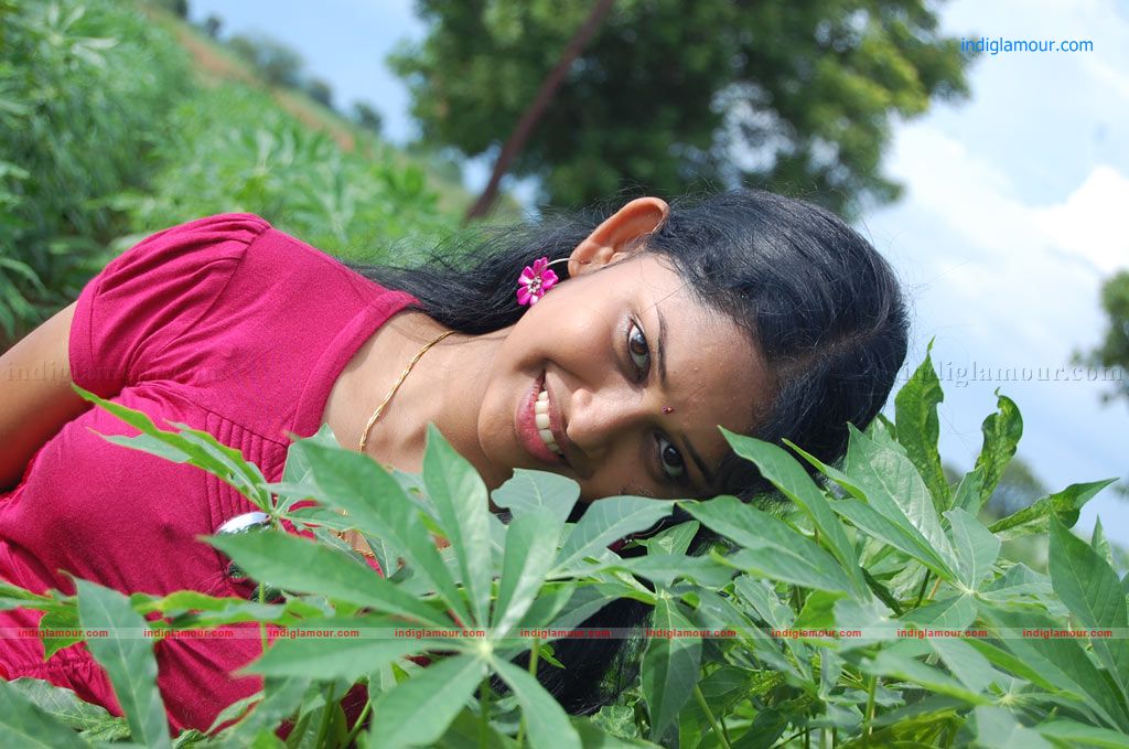 Nila Meethu Kadhal Movie hd photo
