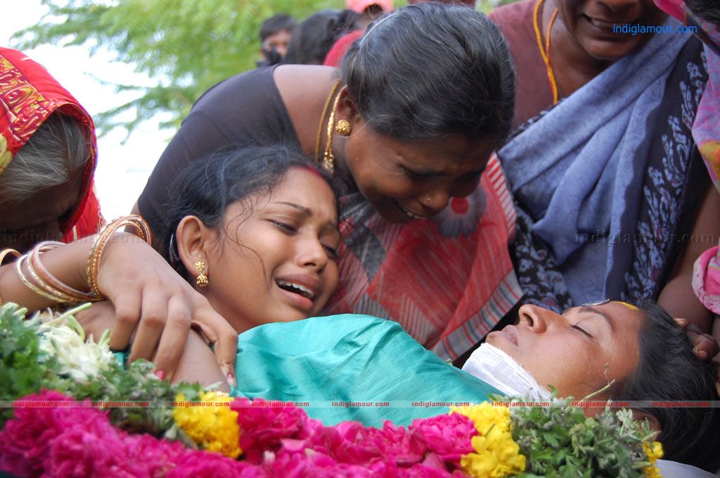 Nila Meethu Kadhal Movie hd photo