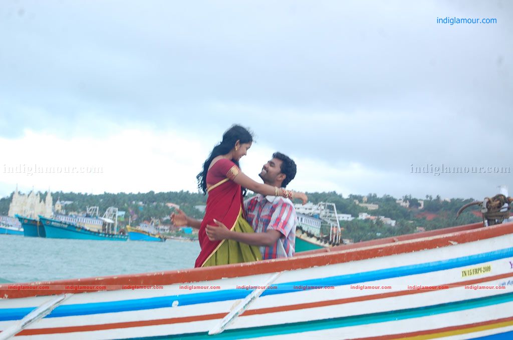 Nila Meethu Kadhal Movie hd photo
