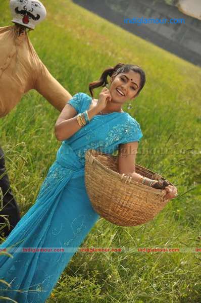 Puthumukhangal Thevai Movie hd photo