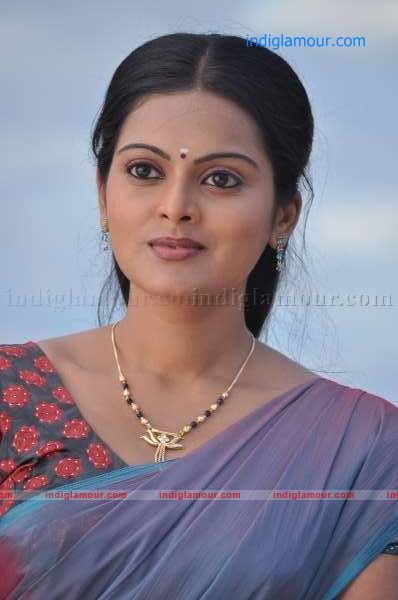 Puthumukhangal Thevai Movie hd photo
