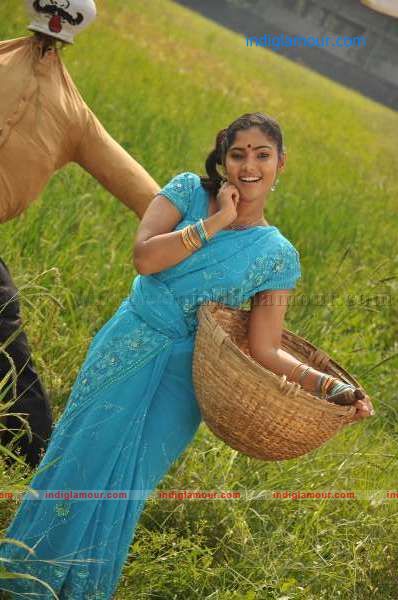 Puthumukhangal Thevai Movie hd photo