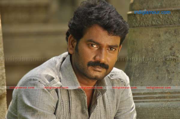 Puthumukhangal Thevai Movie hd photo