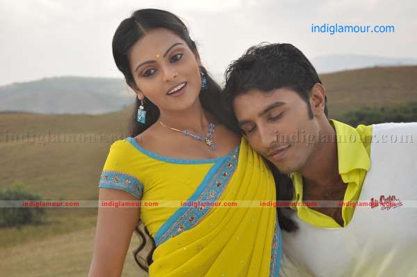 Puthumukhangal Thevai Movie hd photo