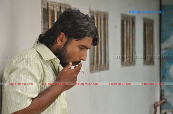 Puthumukhangal Thevai Movie hd photo