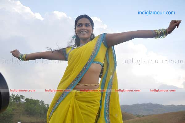 Puthumukhangal Thevai Movie hd photo