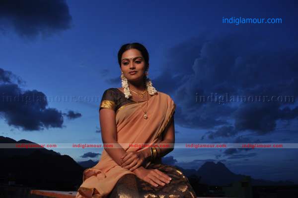 Puthumukhangal Thevai Movie hd photo
