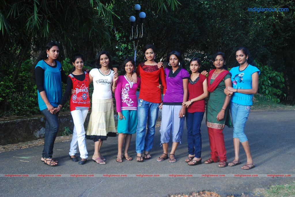 Solla Matten Movie hd photo