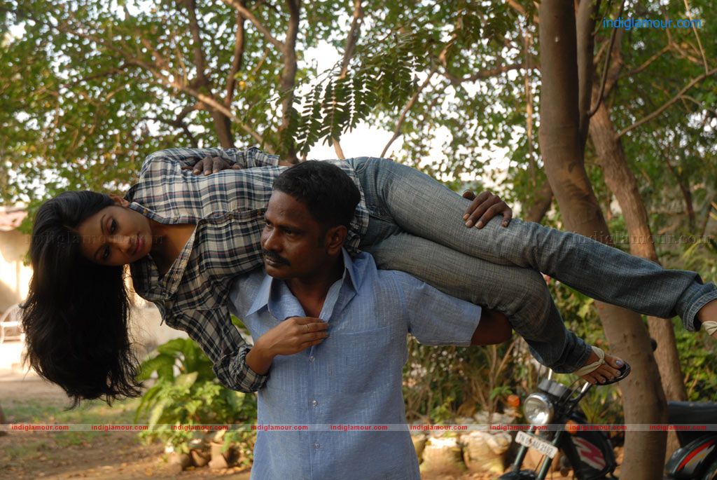 Vettaiyaadu Movie hd photo