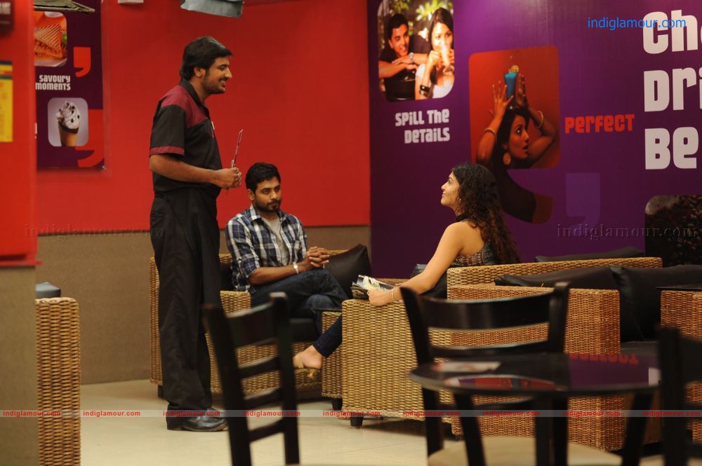 Maalai Pozhudhin Mayakathile Movie hd photo