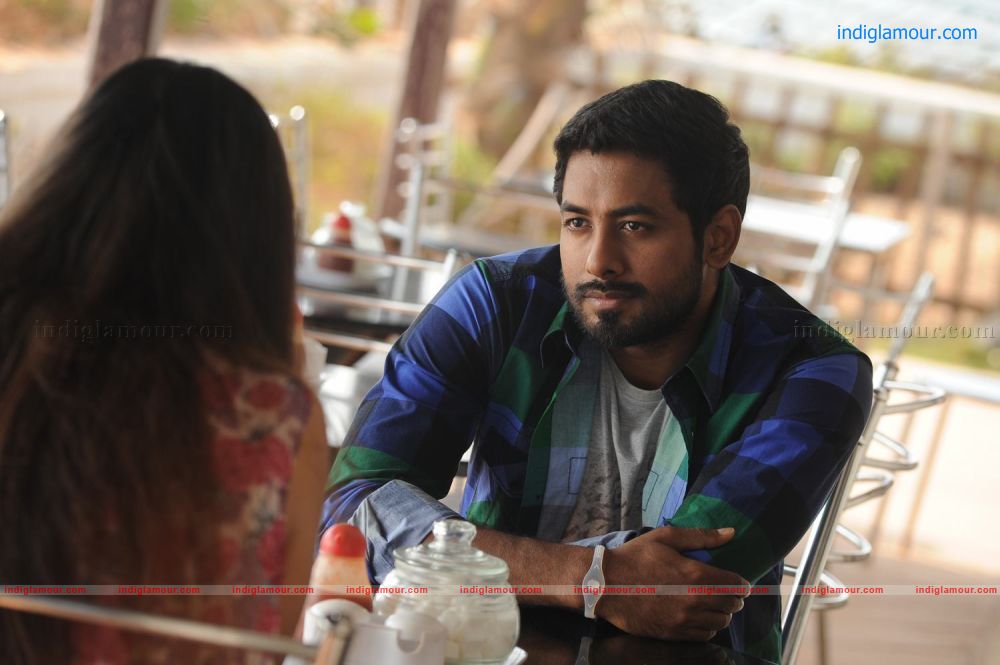 Maalai Pozhudhin Mayakathile Movie hd photo