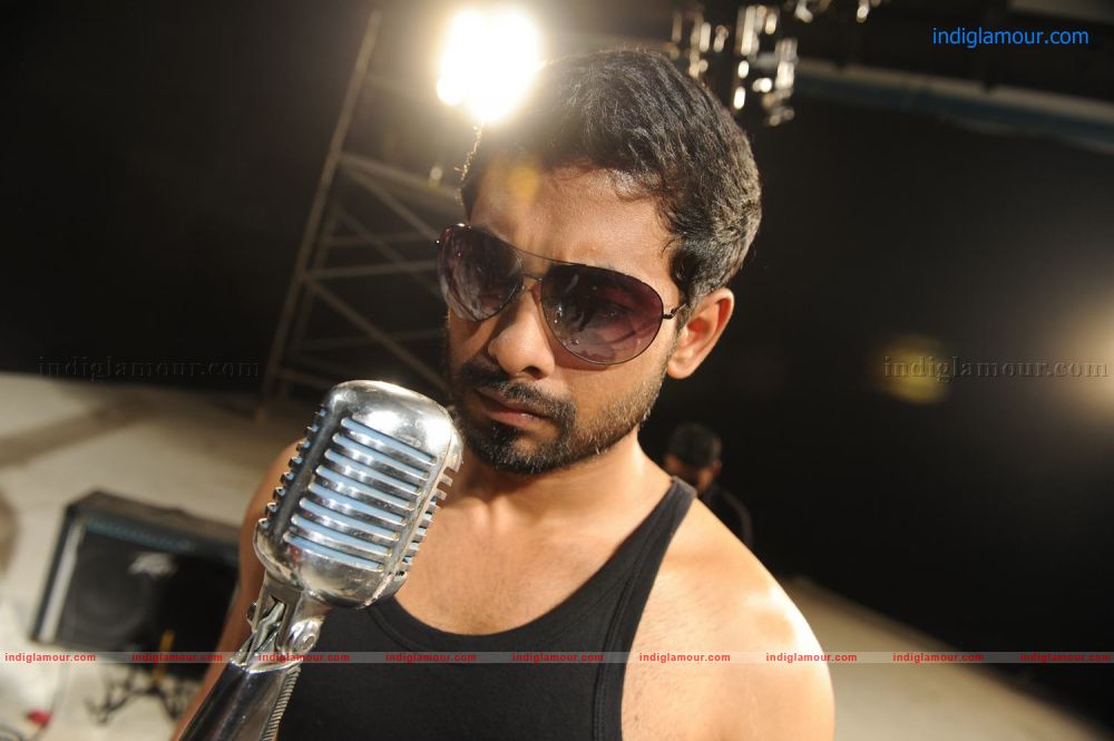 Maalai Pozhudhin Mayakathile Movie hd photo