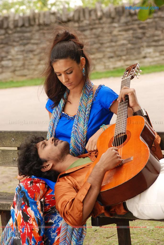Kadhale Ennai Kadhali Movie hd photo