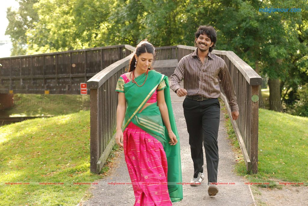 Kadhale Ennai Kadhali Movie hd photo
