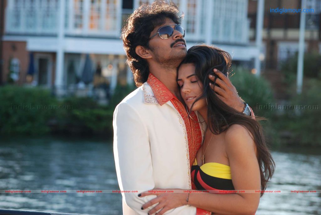 Kadhale Ennai Kadhali Movie hd photo